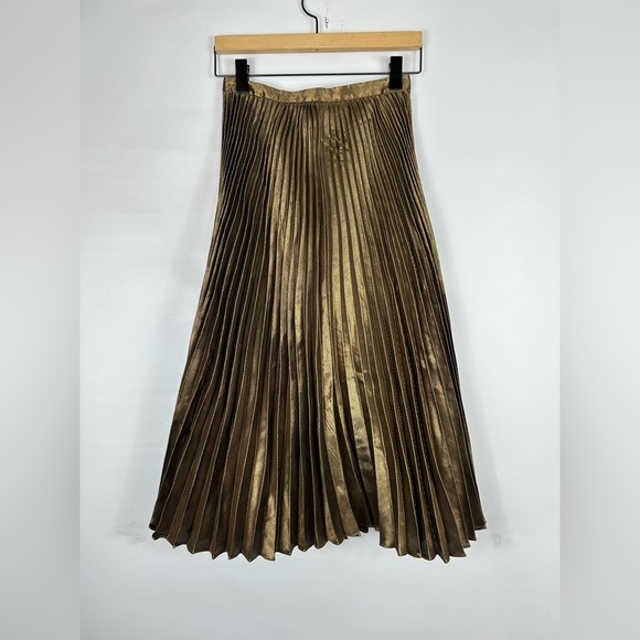 AMIT AGGARWAL Metalic Gold Skirt - Picture 3 of 6